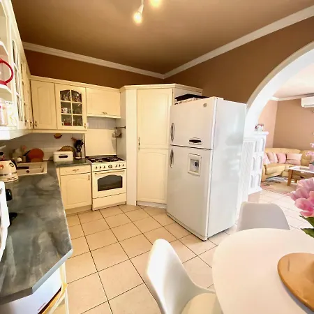 Do-ti Apartmanhaz بالاتوليلّي