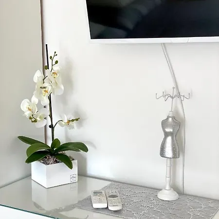 Do-ti Apartmanhaz * بالاتوليلّي