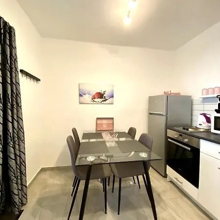 Lägenhet Do-ti Apartmanhaz Balatonlelle