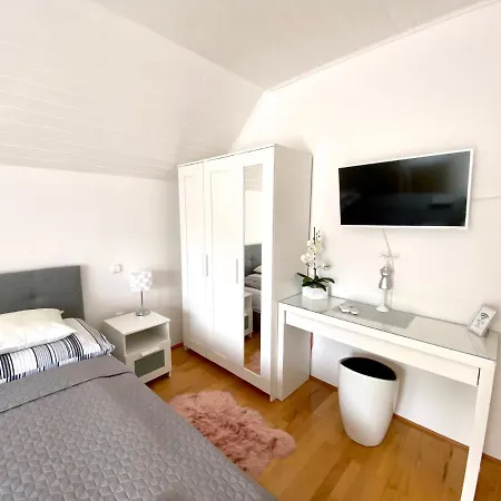 Lägenhet Do-ti Apartmanhaz Balatonlelle