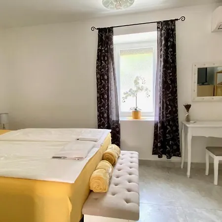 Do-ti Apartmanhaz * Balatonlelle