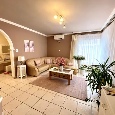 Do-ti Apartmanhaz Lägenhet Balatonlelle