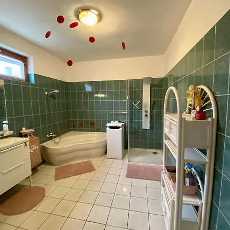 Do-ti Apartmanhaz بالاتوليلّي