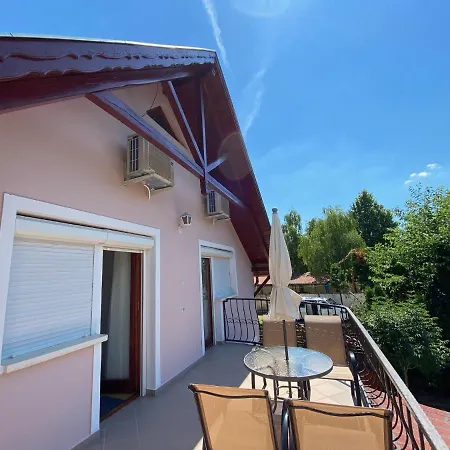 Do-ti Apartmanhaz * Balatonlelle