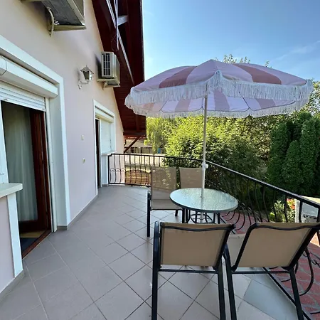 Do-ti Apartmanhaz * Balatonlelle
