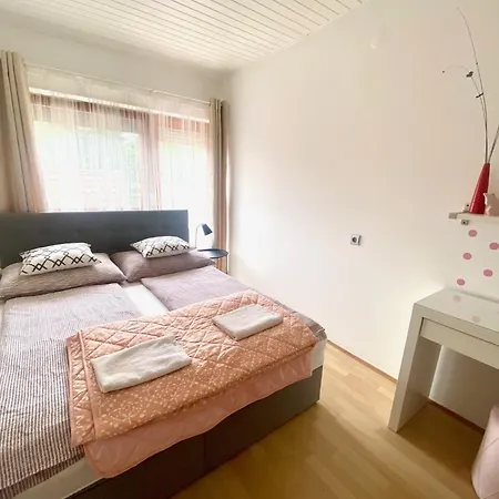 Do-ti Apartmanhaz *
