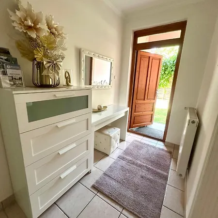 Do-ti Apartmanhaz * بالاتوليلّي