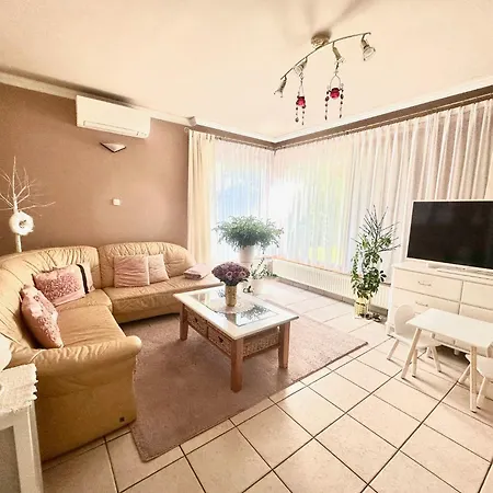 Do-ti Apartmanhaz شقة بالاتوليلّي