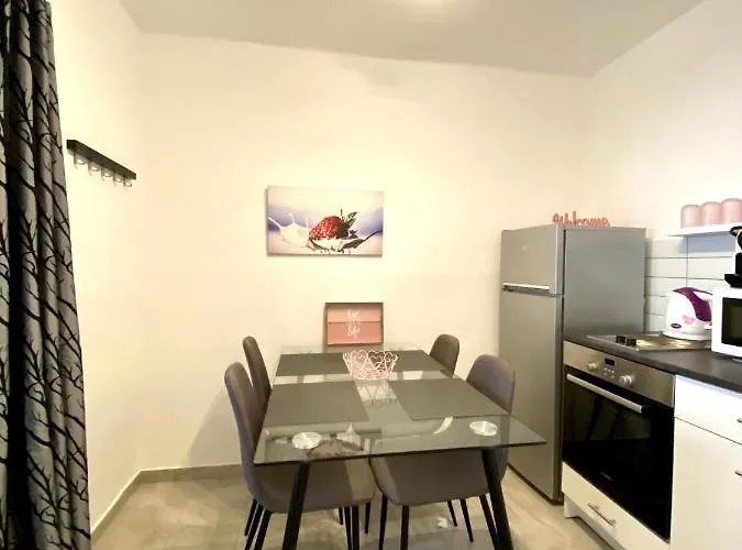 דירה Do-ti Apartmanhaz בלטונללה