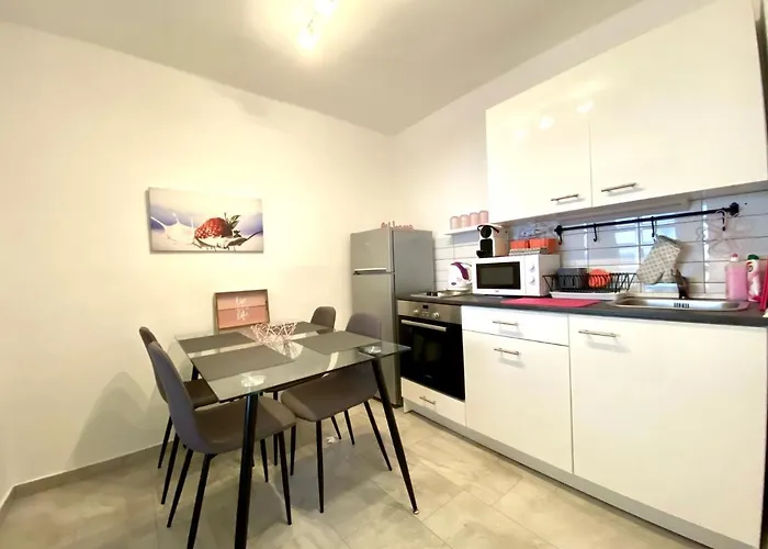 Do-ti Apartmanhaz דירה