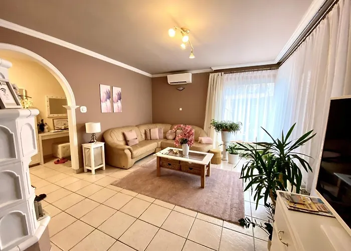 Do-ti Apartmanhaz דירה בלטונללה